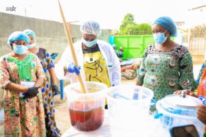 Transformation des aliments lors de la formation passée au centre Morgan Cosmétiques à Porto-Novo.